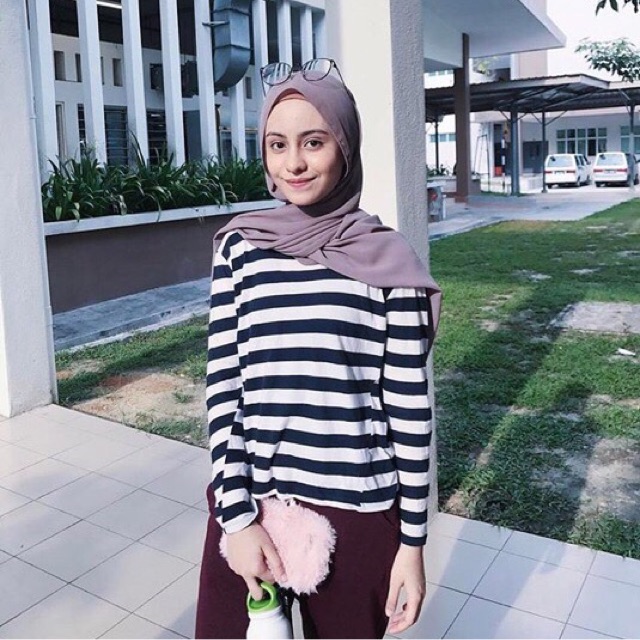 Apa Warna Jilbab Yang Cocok Untuk Baju Hitam dan Putih? Simak ini 5