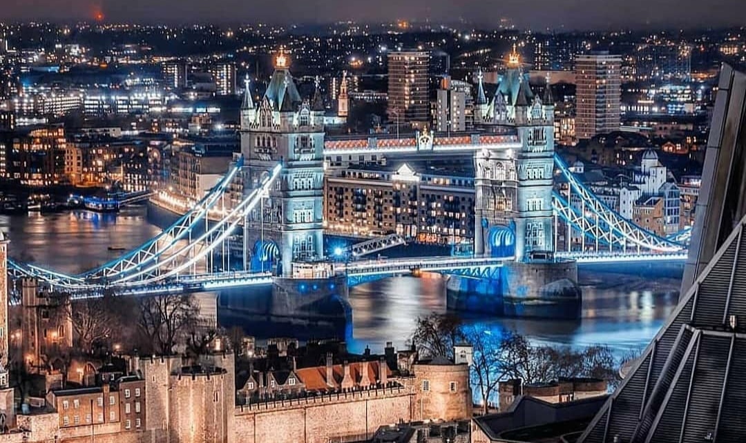 Potret Indahnya London Saat Siang Hingga Malam Hari, Kota Metropolitan Terbesar di Dunia 5 Potret Indahnya London Saat Siang Hingga Malam Hari, Kota Metropolitan Terbesar di Dunia 5