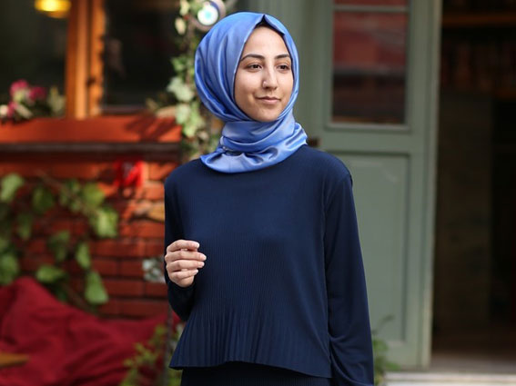 10 Perpaduan Warna Baju dan Jilbab Yang Serasi 10