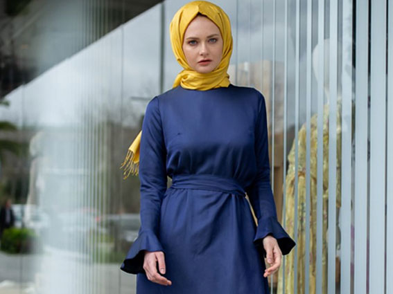 10 Warna Jilbab Yang Cocok Dipadukan Dengan Baju Biru Tua 2