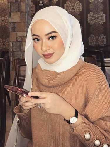 10 Warna Kerudung Yang Cocok Untuk Baju Cokelat 6 10 Warna Kerudung Yang Cocok Untuk Baju Cokelat 6