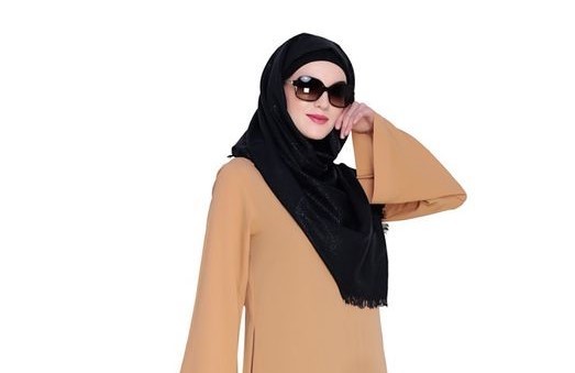 10 Inspirasi Outifit Hijab Dengan Gamis Cokelat Susu 4