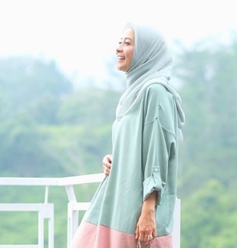 Warna Jilbab Apa Saja yang Cocok Dengan Baju Hijau Tosca? 9