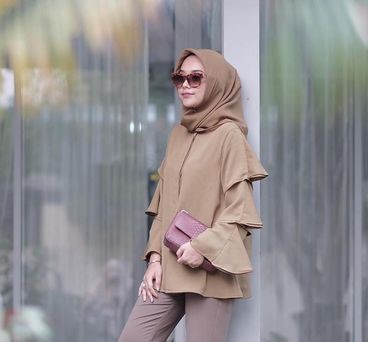 10 Contoh Outfit Hijab Untuk Baju Warna Coklat 2 10 Contoh Outfit Hijab Untuk Baju Warna Coklat 2