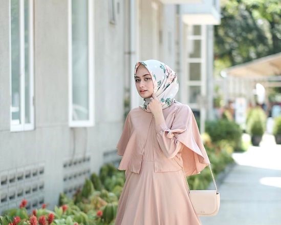 10 Inspirasi Outifit Hijab Dengan Gamis Cokelat Susu 10
