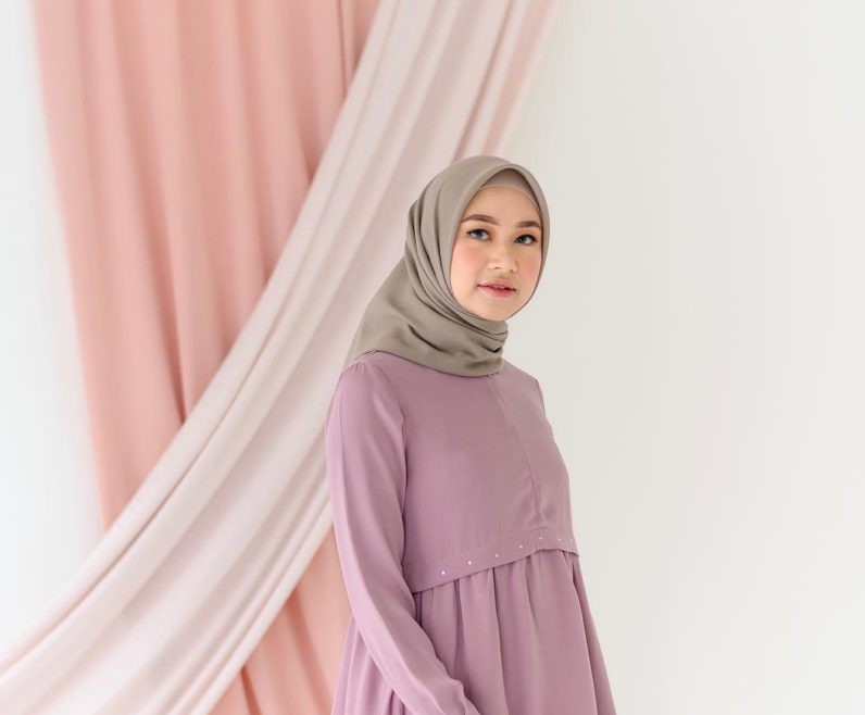 10 Warna Kerudung Yang Cocok Untuk Baju Ungu Lavender, Simak Rekomendasi Dibawah Ini 6 10 Warna Kerudung Yang Cocok Untuk Baju Ungu Lavender, Simak Rekomendasi Dibawah Ini 6