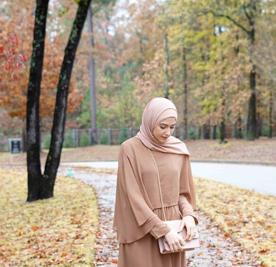 10 Warna Kerudung Yang Cocok Untuk Baju Cokelat Susu 2