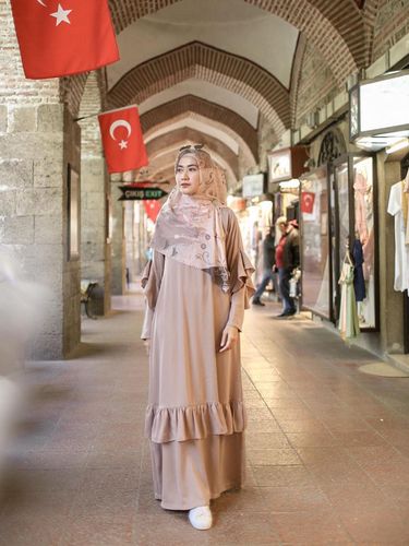 10 Inspirasi Outfit Hijab Untuk Memadukan Baju Mocca 10