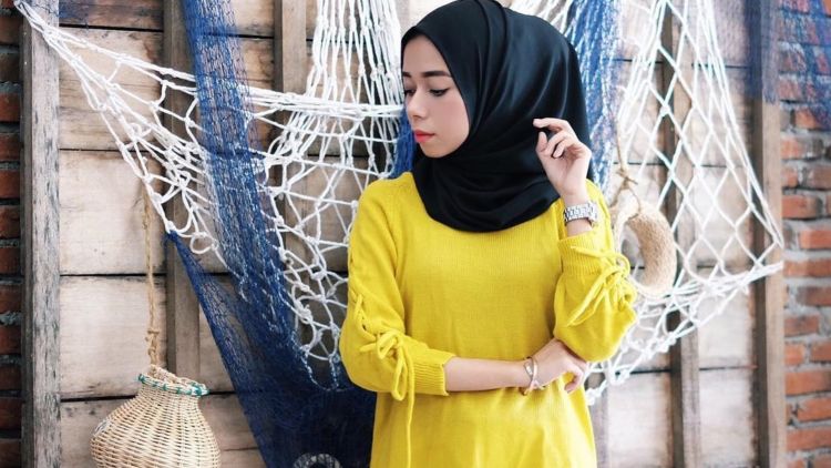 10 Inspirasi Outfit Hijab Untuk Baju Kuning 2 10 Inspirasi Outfit Hijab Untuk Baju Kuning 2