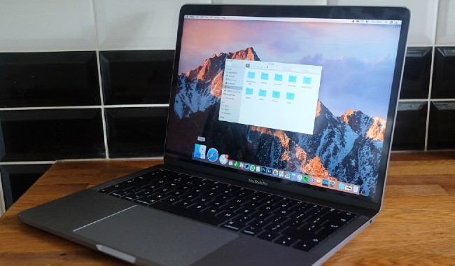 10 Laptop Apple Termahal, Ada Yang Berlapis Emas 24 Karat! 8 10 Laptop Apple Termahal, Ada Yang Berlapis Emas 24 Karat! 8