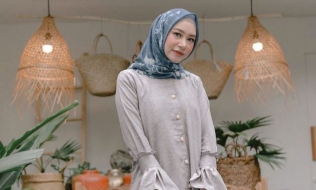 10 Gambar Baju Abu-abu Cocok Dengan Jilbab Warna Apa