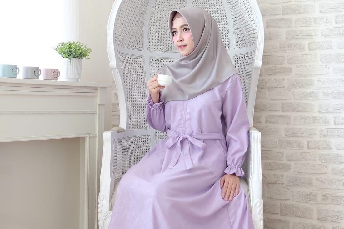 10 Warna Kerudung Yang Cocok Untuk Baju Ungu Lavender, Simak Rekomendasi Dibawah Ini 2 10 Warna Kerudung Yang Cocok Untuk Baju Ungu Lavender, Simak Rekomendasi Dibawah Ini 2