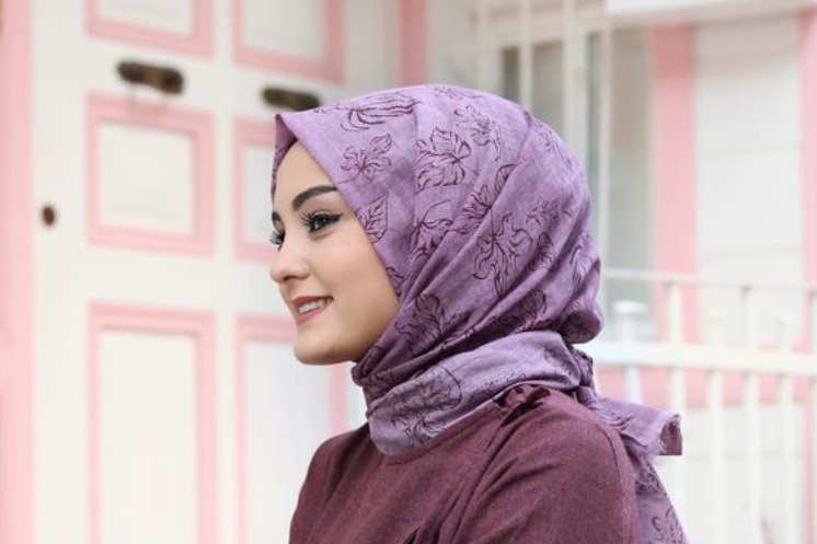 10 Perpaduan Warna Baju dan Jilbab Yang Serasi 7
