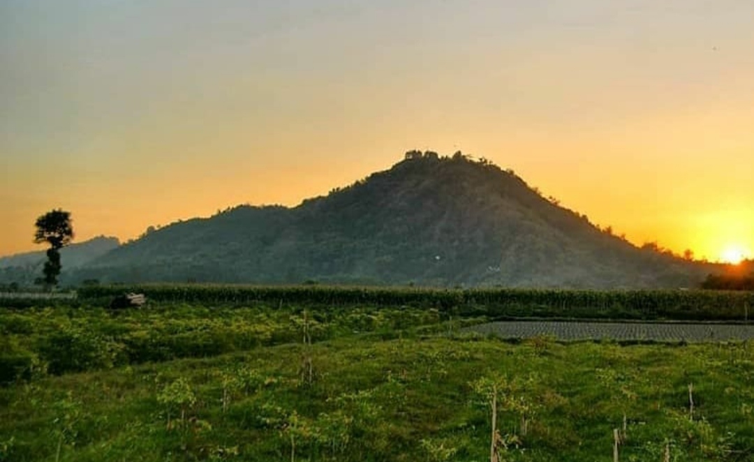 6 Daftar Pilihan Gunung di Sekitar Solo, Buat Kamu Pecinta Hiking dan Bikin Betah 3 6 Daftar Pilihan Gunung di Sekitar Solo, Buat Kamu Pecinta Hiking dan Bikin Betah 3