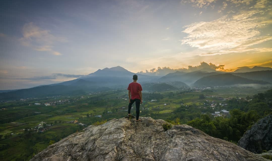 6 Daftar Pilihan Gunung di Sekitar Solo, Buat Kamu Pecinta Hiking dan Bikin Betah 5 6 Daftar Pilihan Gunung di Sekitar Solo, Buat Kamu Pecinta Hiking dan Bikin Betah 5