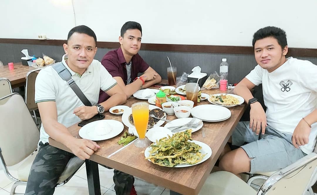 10 Rekomendasi Tempat Buka Puasa Terdekat di Tangerang Selatan Yang Enak Bersama Keluarga 1 10 Rekomendasi Tempat Buka Puasa Terdekat di Tangerang Selatan Yang Enak Bersama Keluarga 1