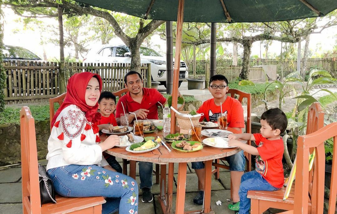 10 Rekomendasi Tempat Makan Untuk Berbuka Puasa Bersama di Magelang Yang Mengenyangkan 10 10 Rekomendasi Tempat Makan Untuk Berbuka Puasa Bersama di Magelang Yang Mengenyangkan 10