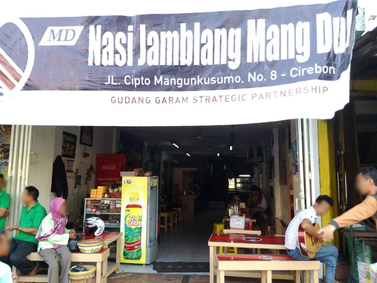 10 Daftar Tempat Makan Populer Yang Asyik Buat Bukber di Cirebon, Yuk Ajak Keluarga Kesini! 1 10 Daftar Tempat Makan Populer Yang Asyik Buat Bukber di Cirebon, Yuk Ajak Keluarga Kesini! 1