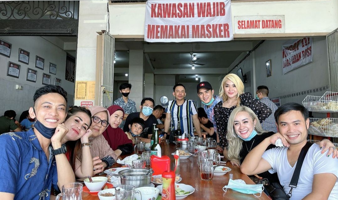 Ini Dia 10 Tempat Berbuka Puasa Terdekat di Makassar Yang Asyik dan Enak Bersama Keluarga 2 Ini Dia 10 Tempat Berbuka Puasa Terdekat di Makassar Yang Asyik dan Enak Bersama Keluarga 2
