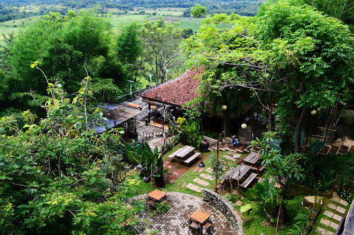 10 Daftar Tempat Makan Populer Yang Asyik Buat Bukber di Cirebon, Yuk Ajak Keluarga Kesini! 2 10 Daftar Tempat Makan Populer Yang Asyik Buat Bukber di Cirebon, Yuk Ajak Keluarga Kesini! 2