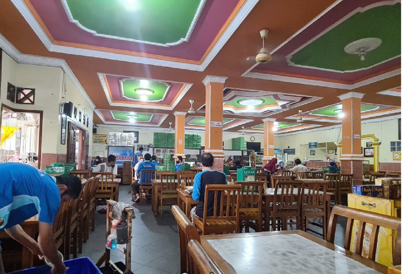 11 Rekomendasi Tempat Bukber Terdekat di Wilayah Kota Surabaya Yang Enak Untuk Keluarga 3 11 Rekomendasi Tempat Bukber Terdekat di Wilayah Kota Surabaya Yang Enak Untuk Keluarga 3