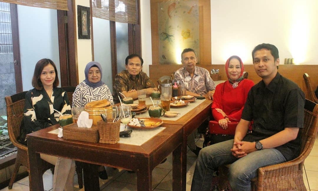 10 Tempat Buka Puasa Terdekat di Bandung Yang Enak dan Pas Buat Keluarga, Simak Daftar Pilihan Ini 5