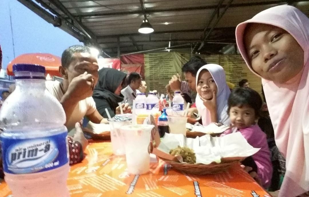 10 Referensi Tempat Makan Untuk Berbuka Puasa Bersama Keluarga Terdekat di Karawang Yang Asyik 7 10 Referensi Tempat Makan Untuk Berbuka Puasa Bersama Keluarga Terdekat di Karawang Yang Asyik 7