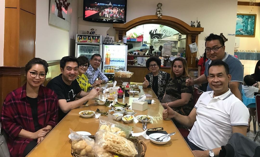 Ini Dia 10 Tempat Berbuka Puasa Terdekat di Makassar Yang Asyik dan Enak Bersama Keluarga 7 Ini Dia 10 Tempat Berbuka Puasa Terdekat di Makassar Yang Asyik dan Enak Bersama Keluarga 7