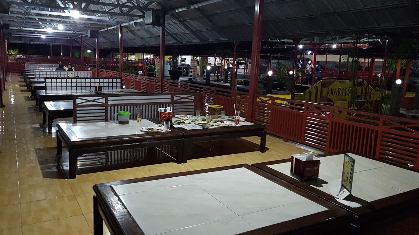 10 Daftar Tempat Makan Populer Yang Asyik Buat Bukber di Cirebon, Yuk Ajak Keluarga Kesini! 8 10 Daftar Tempat Makan Populer Yang Asyik Buat Bukber di Cirebon, Yuk Ajak Keluarga Kesini! 8