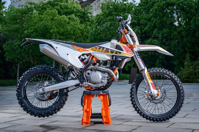 10 Motor Trail Termahal, Cocok Buat Kalian Yang Memiliki Jiwa Petualang! 8