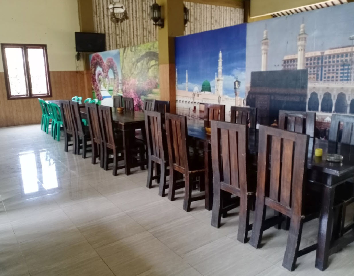 10 Daftar Tempat Makan Untuk Bukber di Wilayah Pekalongan Yang Enak dan Selalu Jadi Favorit 1 10 Daftar Tempat Makan Untuk Bukber di Wilayah Pekalongan Yang Enak dan Selalu Jadi Favorit 1