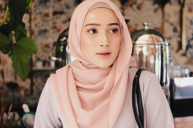 10 Baju Muslim Yang Lagi Trend, Cocok Buat Para Muslimah! 3