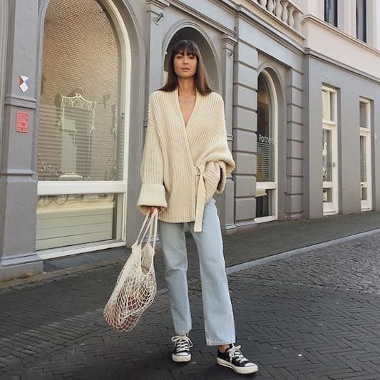 Jangan Bingung! Ini Dia 10 Warna Yang Cocok Dipadukan Dengan Baju Cream 10