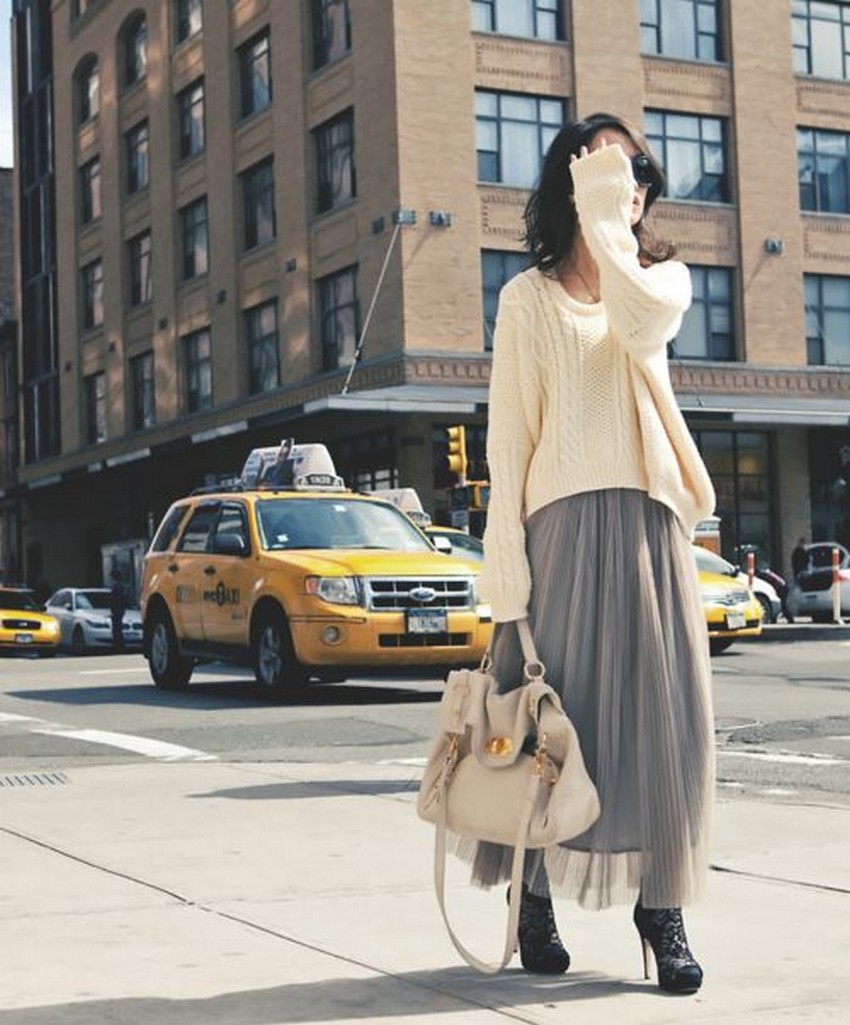 10 Baju Yang Cocok Dipakai Dengan Rok Panjang, Kekinian! 6