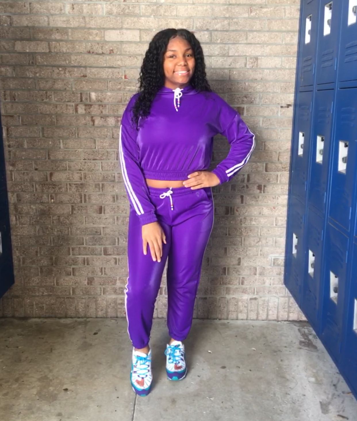 Buat Kalian Yang Berkulit Gelap, Ini 10 Warna Baju Yang Cocok 4