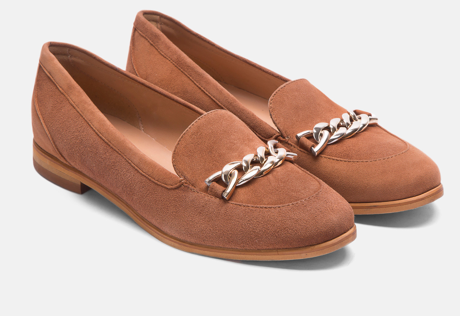 10 Warna Sepatu Yang Cocok Untuk Semua Warna Baju 5