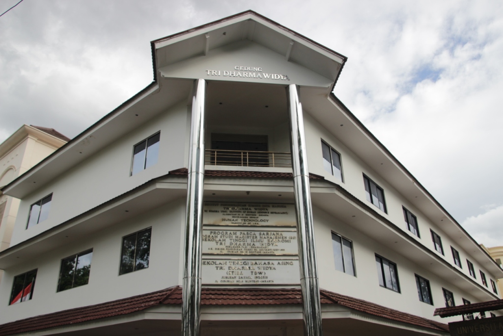 Daftar Universitas Terbaik di Wilayah Jakarta Pusat Buat Menimba Ilmu Kesehatan Maupun Pariwisata 11