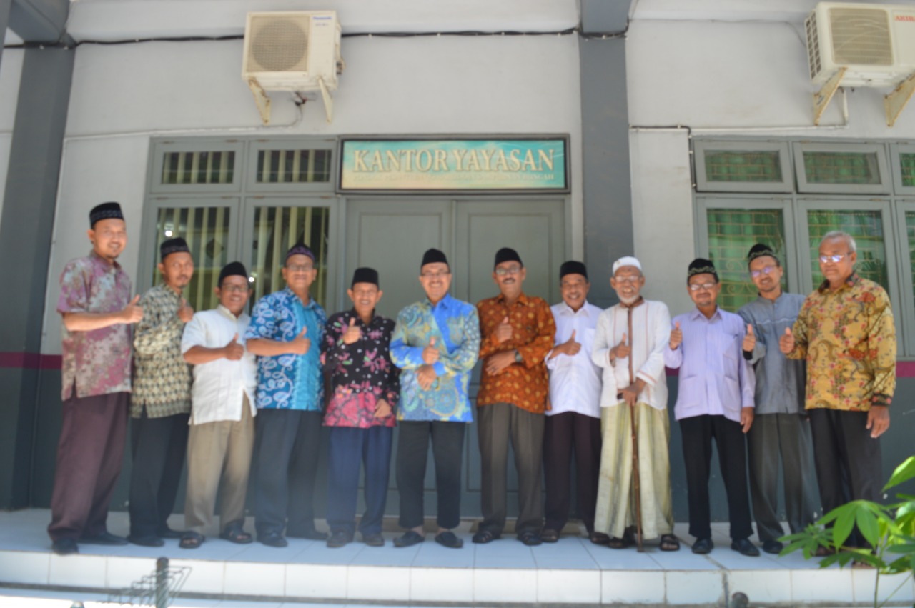 10 Daftar Universitas di Gresik, Manakah Yang Masih Buka Pendaftaran Untuk Kelas Karyawan? 8 10 Daftar Universitas di Gresik, Manakah Yang Masih Buka Pendaftaran Untuk Kelas Karyawan? 8