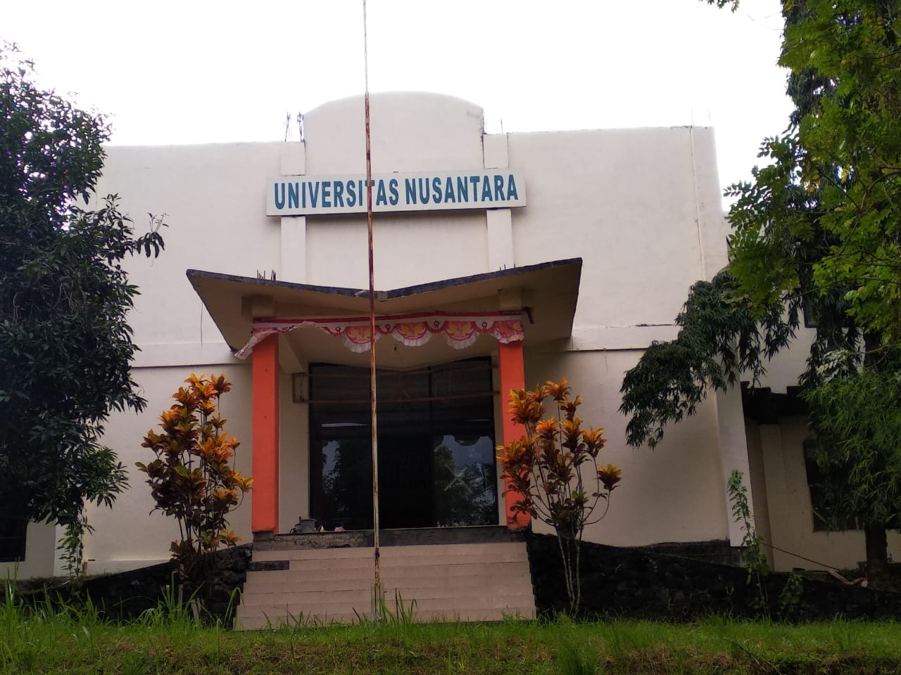 10 Daftar Universitas Terbaik di Manado dan Jurusannya, Apa Saja Yang Masih Buka Pendaftaran? 7