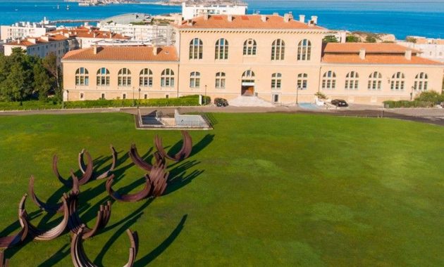 10 Daftar Universitas Terkenal di Perancis dan Jurusannya, Manakah Yang Menyediakan Beasiswa? 3 10 Daftar Universitas Terkenal di Perancis dan Jurusannya, Manakah Yang Menyediakan Beasiswa? 3