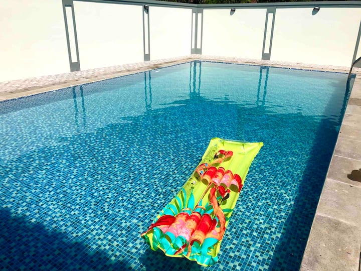 10 Daftar Villa Dengan Kolam Renang Pribadi di Puncak Buat Liburanmu, Mulai Dari Rp2.290.000 2 10 Daftar Villa Dengan Kolam Renang Pribadi di Puncak Buat Liburanmu, Mulai Dari Rp2.290.000 2