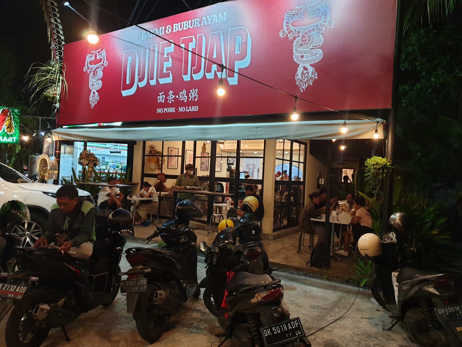 10 Rekomendasi Cafe 24 Jam Paling Cantik di Daerah Bali Yang Siap Menampungmu Setiap Waktu 1 10 Rekomendasi Cafe 24 Jam Paling Cantik di Daerah Bali Yang Siap Menampungmu Setiap Waktu 1