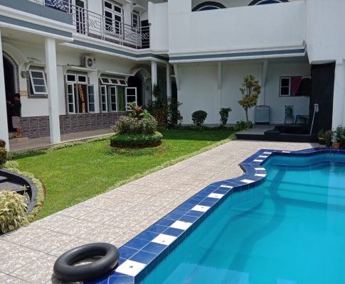 10 Daftar Villa Dengan Kolam Renang Pribadi di Puncak Buat Liburanmu, Mulai Dari Rp2.290.000 3 10 Daftar Villa Dengan Kolam Renang Pribadi di Puncak Buat Liburanmu, Mulai Dari Rp2.290.000 3