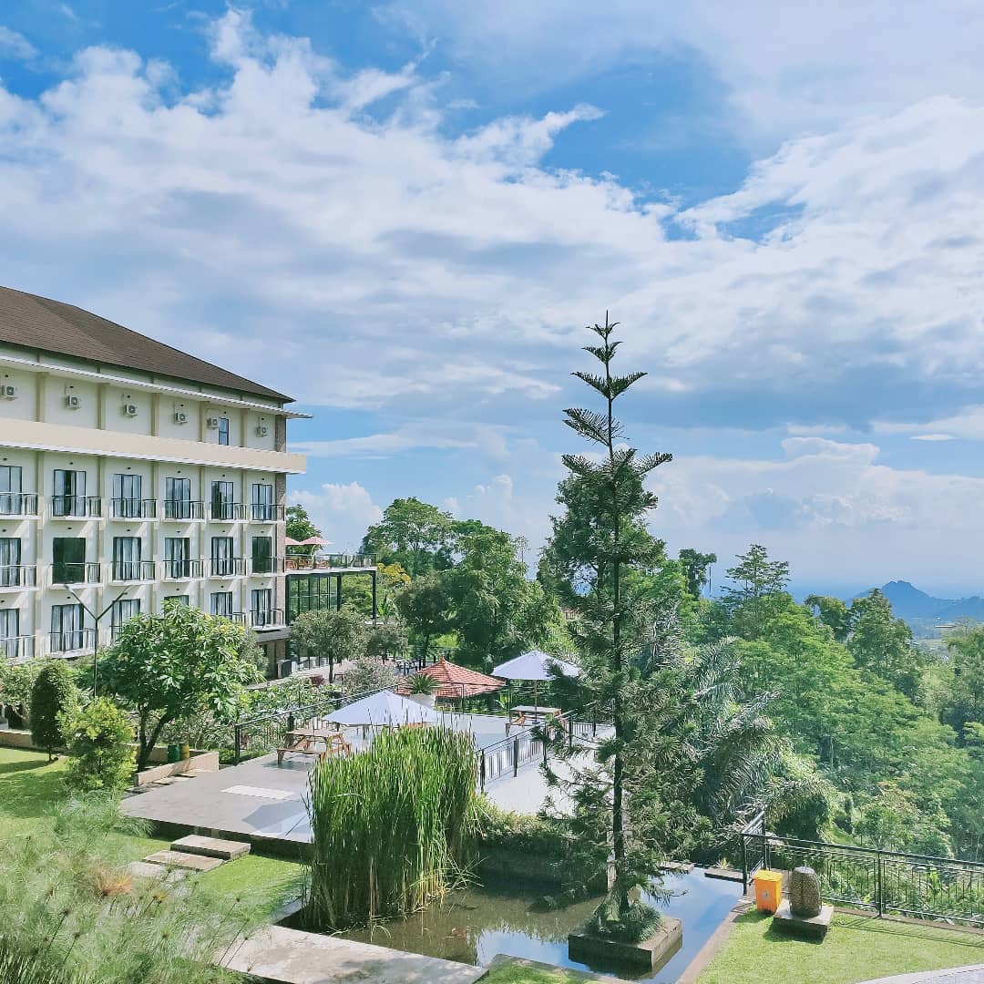 Ingin Menghabiskan Waktu Liburan di Tawangmangu? Nava Hotel Bisa Menjadi Pilihan Akomodasi Terbaik 1 Ingin Menghabiskan Waktu Liburan di Tawangmangu? Nava Hotel Bisa Menjadi Pilihan Akomodasi Terbaik 1