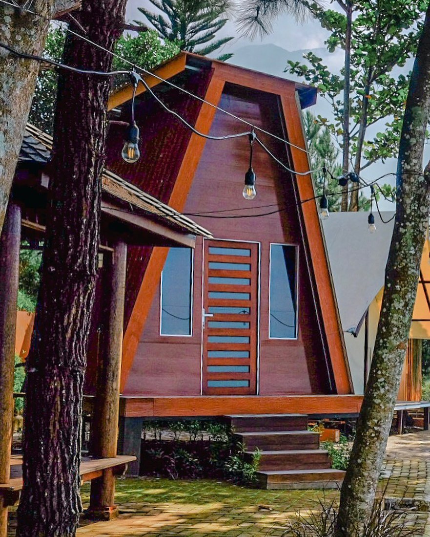 Buat Kamu Yang Ingin Merasakan Sensasi Glamping di Kancana Mandira Sukabumi, Inilah 10 Potretnya 2 Buat Kamu Yang Ingin Merasakan Sensasi Glamping di Kancana Mandira Sukabumi, Inilah 10 Potretnya 2