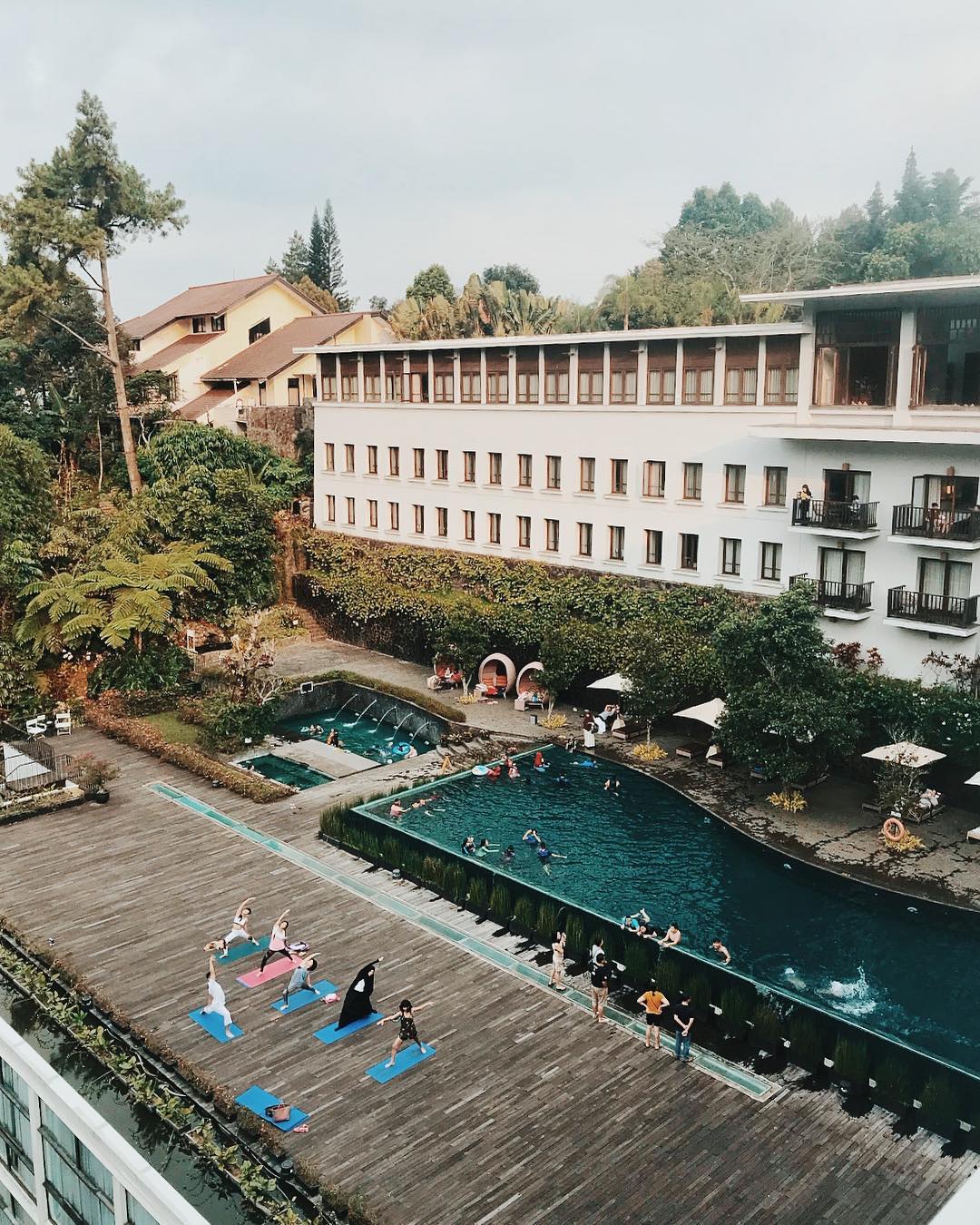 10 Potret Padma Hotel Bandung, Penginapan Mewah Yang Nyaman di Tengah Pepohonan Rimbun 3