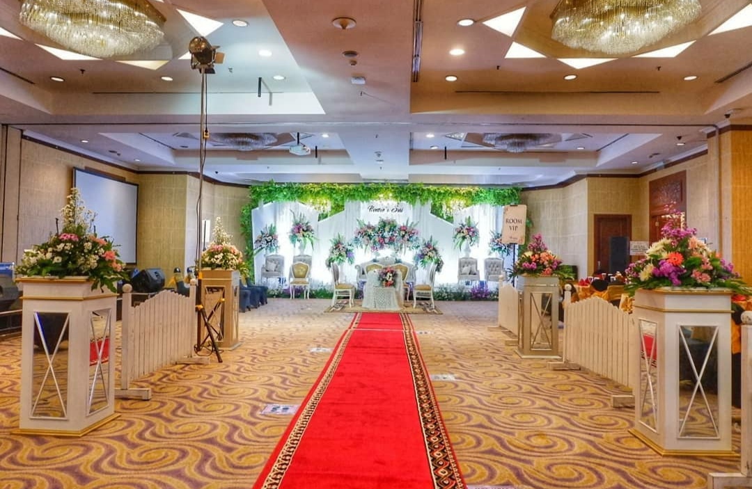 Daftar Harga Kamar dan Review Grand Candi Hotel Semarang, Penginapan Murah Dengan Sky Lounge 2 Daftar Harga Kamar dan Review Grand Candi Hotel Semarang, Penginapan Murah Dengan Sky Lounge 2