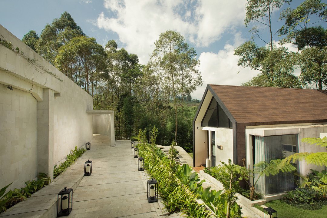 Sunsetfalls Gardens Resort, Penginapan Mewah Yang Dikelilingi 7 Gunung Dengan Pemandangan Cantik 3