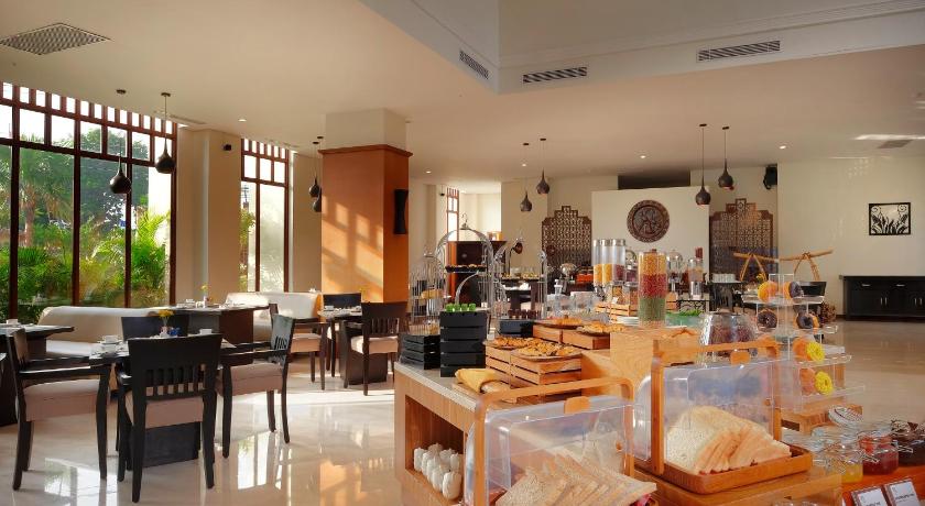 Wimarion Hotel Semarang Dengan Sky Lounge Yang Mewah dan Harga Terjangkau Mulai Rp540.000 6 Wimarion Hotel Semarang Dengan Sky Lounge Yang Mewah dan Harga Terjangkau Mulai Rp540.000 6