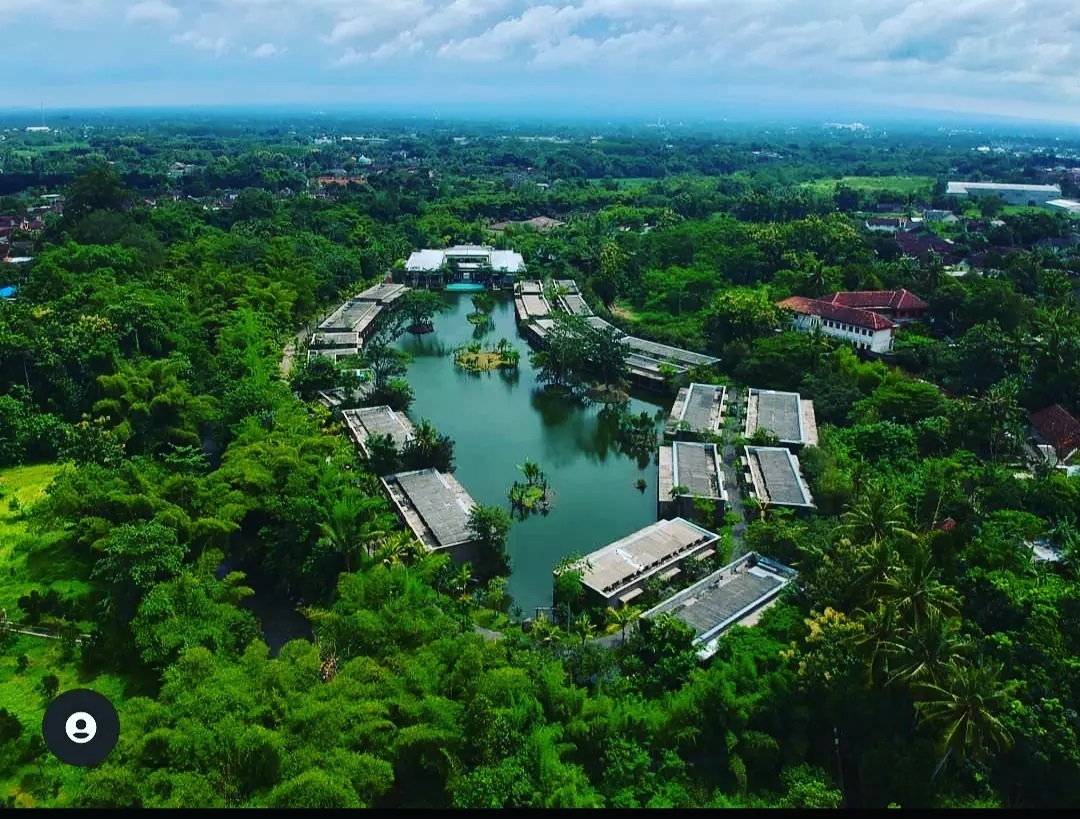 The Westlake Resort, Penginapan Dengan Arsitektur Khas Jawa Yang Memiliki Danau Buatan di Jogja 1 The Westlake Resort, Penginapan Dengan Arsitektur Khas Jawa Yang Memiliki Danau Buatan di Jogja 1